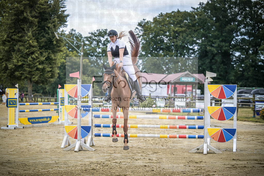 DOS_5711 | Entdecke hochwertige Reitturnierfotos von Foto Oger. Professionell, emotional und authentisch – jetzt Lieblingsmomente im Shop bestellen.Deutschlandweite Turnierfotografie. - Realisiert mit Pictrs.com