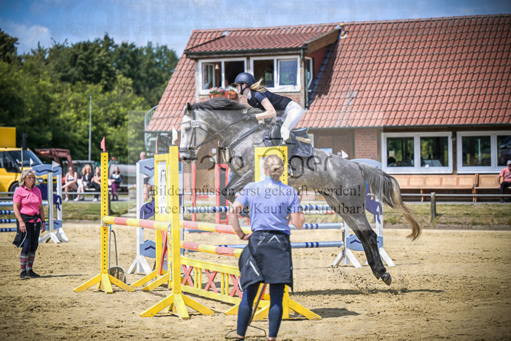 DOS_2344 | Entdecke hochwertige Reitturnierfotos von Foto Oger. Professionell, emotional und authentisch – jetzt Lieblingsmomente im Shop bestellen.Deutschlandweite Turnierfotografie. - Realisiert mit Pictrs.com