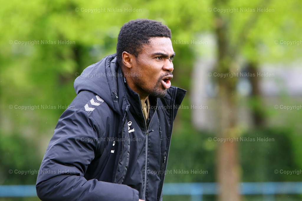 NH_FCStPauliU19_SVWerderBremenU19_U19Bundesliga_20042024 | Cedric Makiadi (Trainer, SV Werder Bremen U19)

Fußball I Junioren I A-Junioren-Bundesliga Nord/Nordost I Saison 2023/2024 I 23. Spieltag I FC St. Pauli U19 - SV Werder Bremen U19 I 20.04.2024 I Sportplatz Köningskinderweg