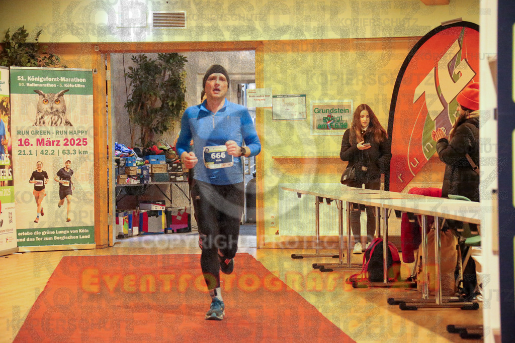 241208_1110_EX1_4396 | Sportfotografie im Rhein-Sieg Kreis, Köln, Bonn, NRW, Rheinland Pfalz, Hessen, etc. Unser Tätigkeitsfeld umfasst den Laufsport vom Volkslauf über den Marathon, Duathlon, Triathon bis zum Ultralauf wie Kölnpfad Ultra oder Schindertrail.
