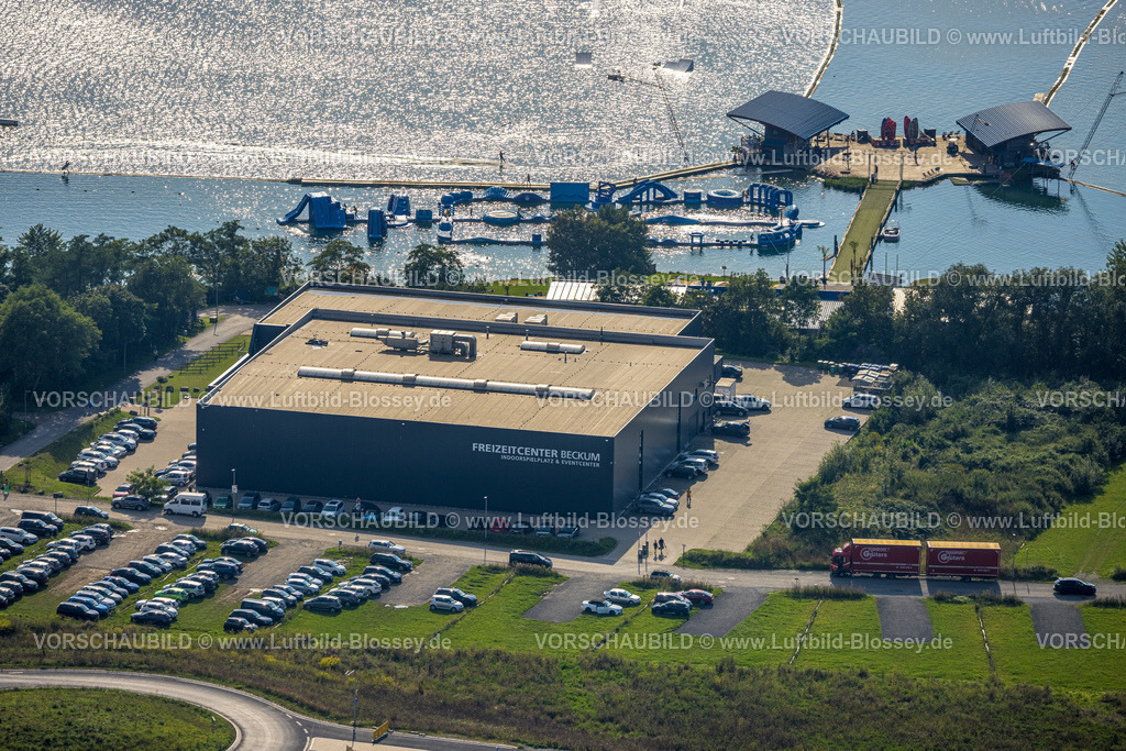 Beckum230805238 | Luftbild, Freizeitcenter und Tuttenbrocksee mit TwinCable Beckum Wasserski-Anlage im See, Beckum, Münsterland, Nordrhein-Westfalen, Deutschland