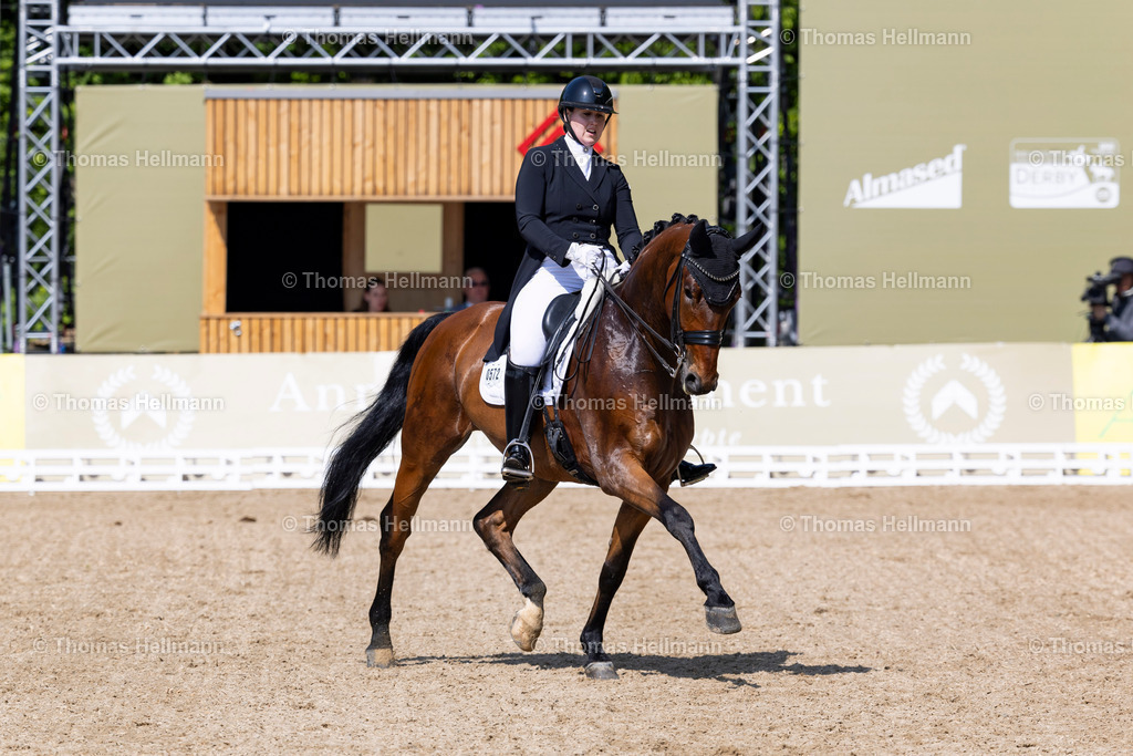 TH_572-OTTMAR Leonie (GER)_ Don Horatio_17572 | Deutsches Spring- und Dressur-Derby 2024 am 10.05.24 in Hamburg, 572OTTMAR Leonie (GER), Don Horatio