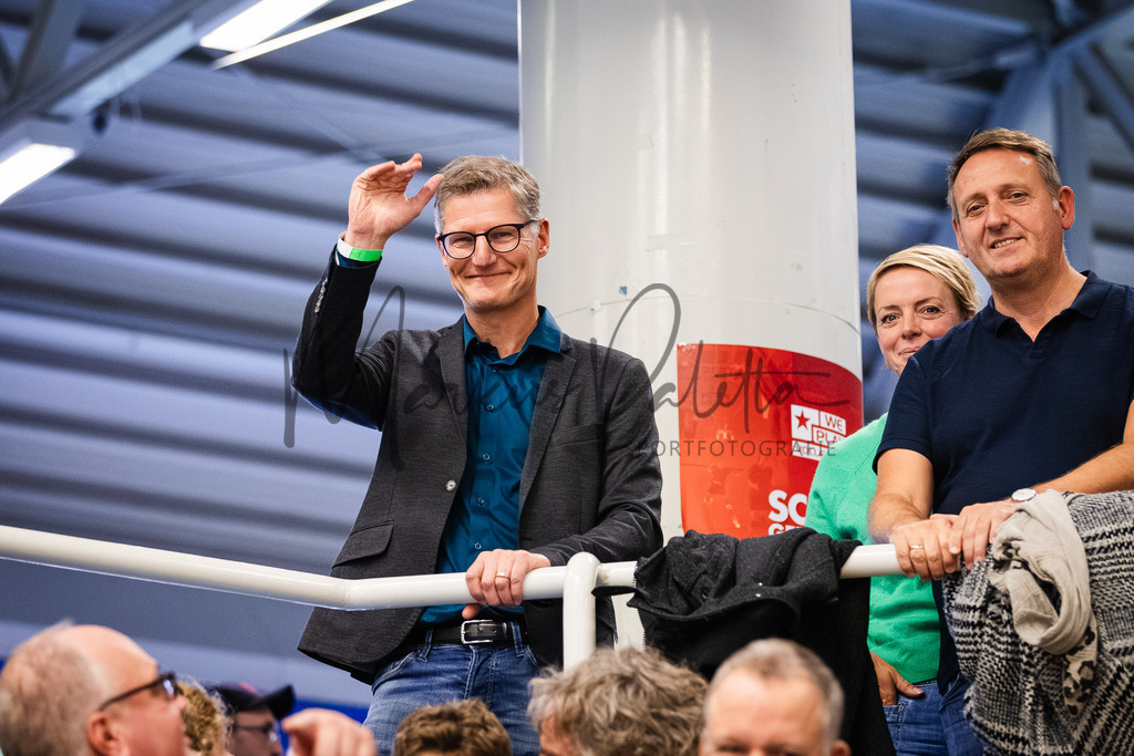 Volleyball, 1. Bundesliga Frauen, Hauptrunde, 1. Spieltag, Saison 2025/2026: USC Münster - SSC Palmberg Schwerin | 1. Bundesliga Frauen, Hauptrunde, 1. Spieltag, Saison 2025/2026, USC Münster empfängt SSC Palmberg Schwerin in der Sporthalle Berg Fidel in Münster. Foto: sportfotografie.ms | Markus Paletta - Realisiert mit Pictrs.com