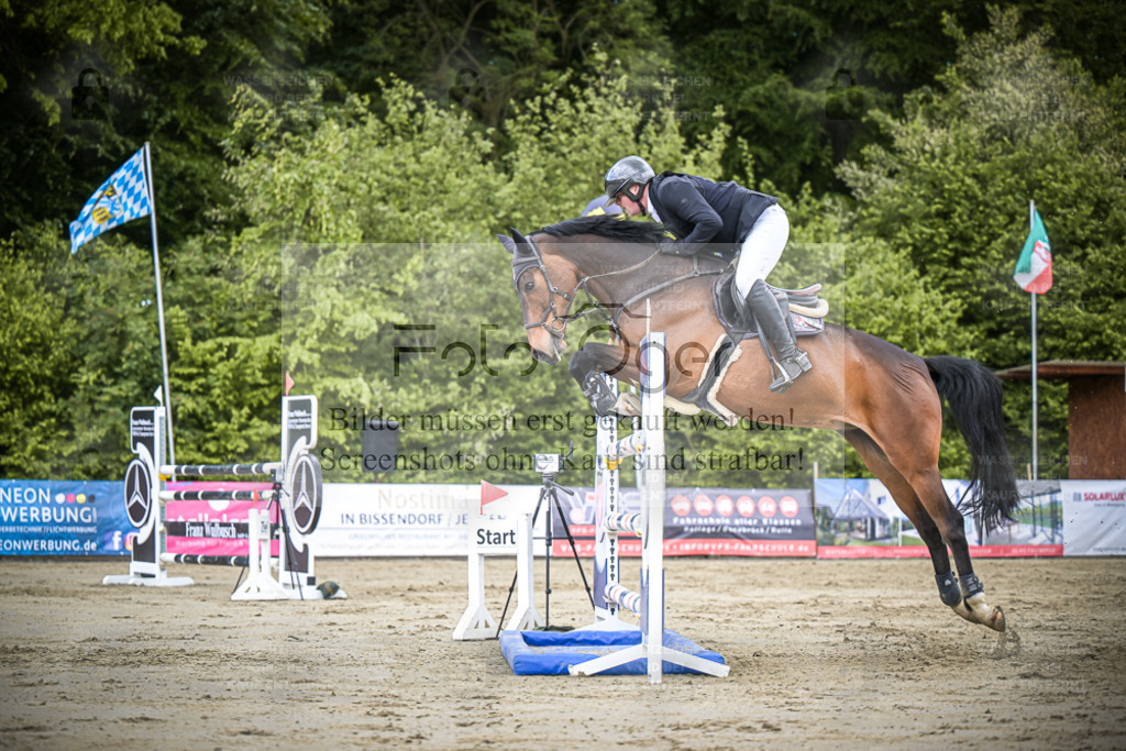 DOS_6157 | Entdecke hochwertige Reitturnierfotos von Foto Oger. Professionell, emotional und authentisch – jetzt Lieblingsmomente im Shop bestellen. - Realisiert mit Pictrs.com