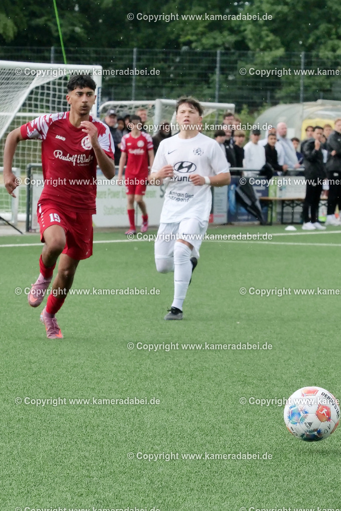 Fußball : C-Junioren : Aufstieg Regionalliga West : SUS 09 Dinslaken - Vfb 03 Hilden am 04.06.2026 in Dinslaken | Fußball : C-Junioren : Aufstieg Regionalliga West : SUS 09 Dinslaken (rotr Trikots)- Vfb 03 Hilden (weiße Trikots) am 04.06.2026 in Dinslaken - Realisiert mit Pictrs.com