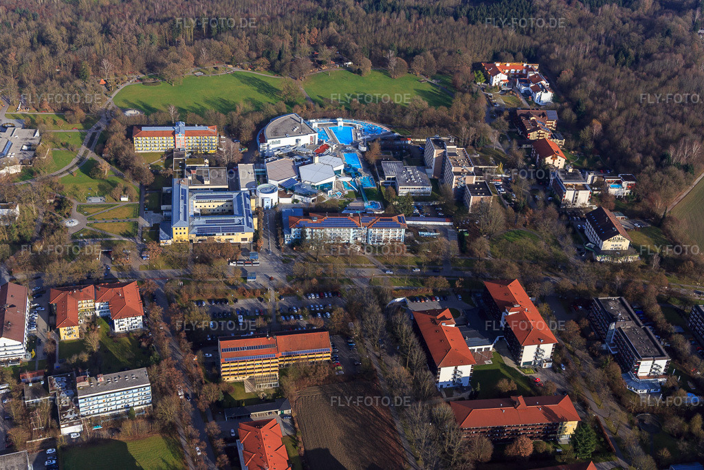 Luftbild: Kurpark am Europa Therme Bad Füssing an der Kurallee mit Klinik Niederbayern an der Paracelsusstraße und Thermenhotel Tannenhof aus Südwesten in Bad Füssing im Bundesland Bayern in Deutschland.Foto: IMG_096089.jpg vom 29.12.2016 durch Werner Riehm/FLY-FOTO.deEuropa Therme Bad Füssing - Die Therme in Bayern für Wellness und SpaKlinik Niederbayern - Reha bei orthopädischen ErkrankungenThermenhotel Tannenhof - Urlaub - Therme - Bad Füssing - Start