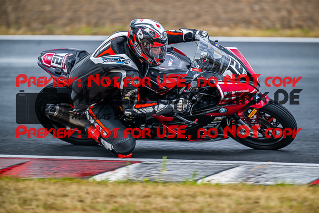 MaZZes_FotoMatrix_220625_7536 | PROSUPERSTOCK