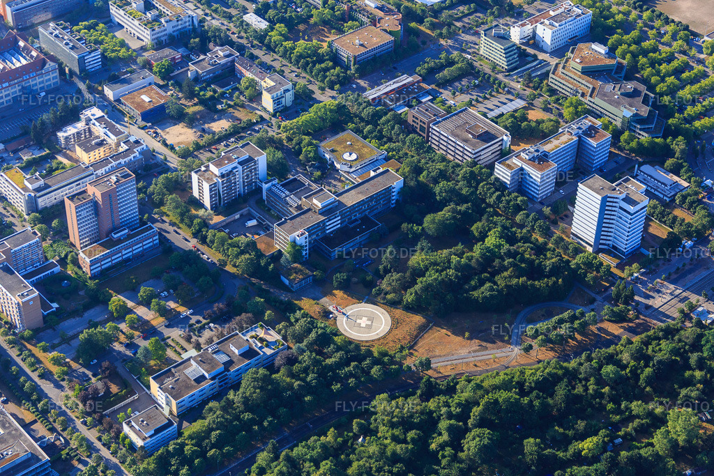 Luftbild: St. Vincentius Klinik im Ortsteil Südweststadt in Karlsruhe im Bundesland Baden-Württemberg in Deutschland. Foto: IMG_083884.jpg vom 26.07.2015 durch Werner Riehm/FLY-FOTO.de