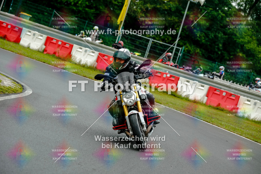 VBK-3629 | Hier findet Ihr Bilder von Touristenfahrten auf der Nürburgring Nordschleife oder von anderen Veranstaltungen die ich besucht habe. Viel Spass beim Durch Schauen 