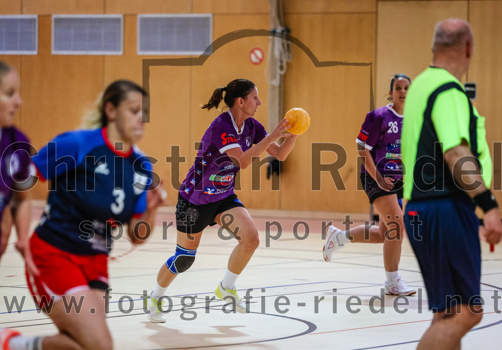 2023-10-14_068_SpVgg_Altenerding_gegen_HSG_Freising_Neufahrn_Damen | Erding, Deutschland, 14.10.2023:
Handball, Bezirksliga Frauen Altbayern 2023 / 2024, 3. Spieltag, SpVgg Altenerding II gegen HSG Freising-Neufahrn II, Endergebnis: 23:28

Grit Kschischow (SpVgg Altenerding, #2)

Foto: Christian Riedel / fotografie-riedel.net