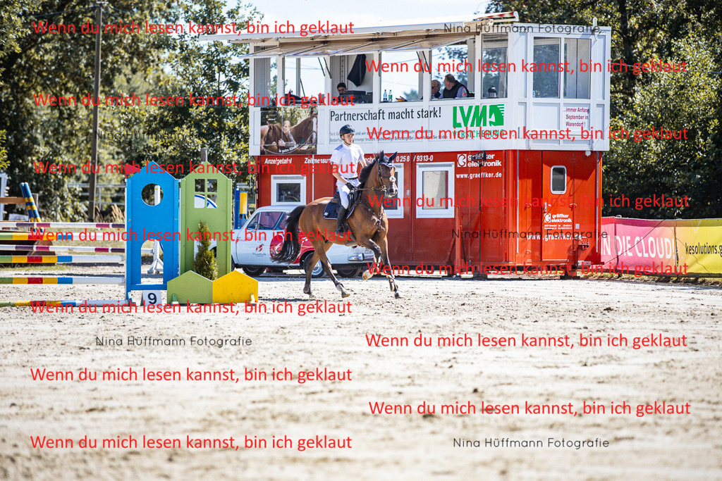 BK1A5486 | Turnierbilder Turnierfotos Nina Hüffmann Turnierfotografie Pferdefotografie Tierzeichnung Haustierzeichnung Pferdezeichnung Hundezeichnung Videograf  - Realisiert mit Pictrs.com