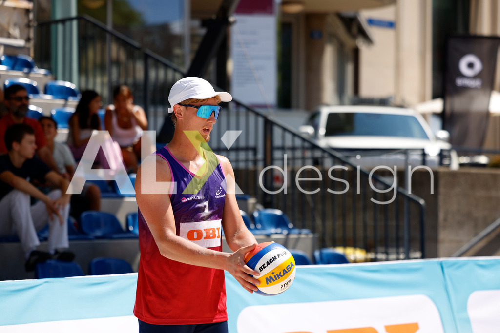 Obi BeachTour 2026 - Basel | BASEL, SWITZERLAND - JULY 18: VILLADS FLÜGGE NAPIER (DEN) during the Obi BeachTour 2026 match between ALLEMANN / LEFFLER (SUI) and MASSEREY / SCHNEGG (SUI) at Barfüsserplatz on July 18, 2026 in Basel, Switzerland. - Realisiert mit Pictrs.com