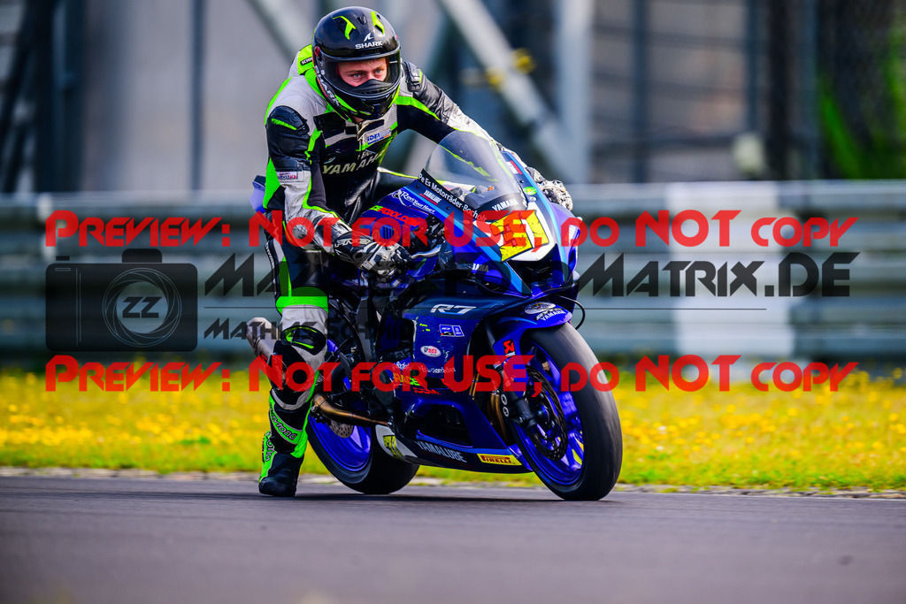 MaZZes_FotoMatrix_240831_6007705_7046 | R7