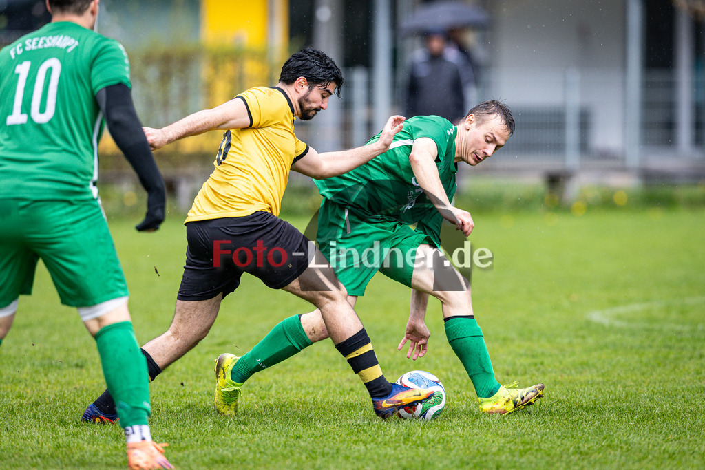 FC Seeshaupt gegen TSV Perchting-Hadorf | Fußball Herren A-Klasse Gruppe 5 Zugspitze 2025/26 19. Spieltag, FC Seeshaupt gegen TSV Perchting-Hadorf, 20260419,Zweikampf,2026-04-19 in Seeshaupt (Sportplatz Seeshaupt, Platz 1, Bahnhofstr. 12), Mohamed GHAZNAWI (TSV Perchting-Hadorf 16), Denis SULZMANN (FC Seeshaupt 17)Copyright: WolfgangxLindner www.foto-lindner.de