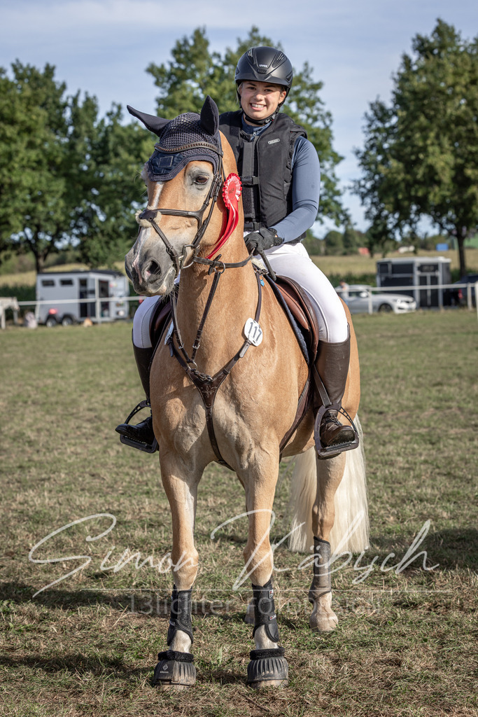 20250907-_3LI8987 | Tierfotografie Pferde, Hunde, Katzen, Haustiere.
Turnierfotografie Reitturniere, Reiten, Springreiten, Dressur in Hanau, dem Main-Kinzig-Kreis und dem Rhein-Main- Gebiet um Frankfurt