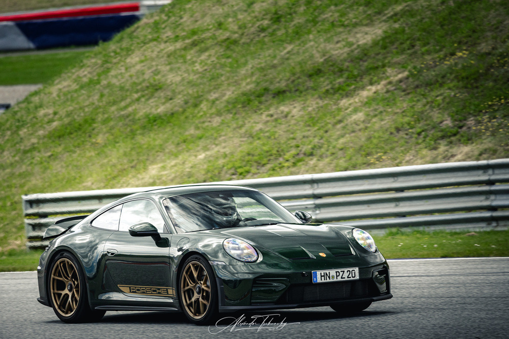 R6PZ1854 _Alexander Tschuncky | Entdecken Sie die faszinierende Welt von Alexander Tschuncky Arts: Kreative Fotografie, atemberaubende Automobilkunst und hochwertiger Bilderdruck. Lassen Sie sich inspirieren! - Realisiert mit Pictrs.com