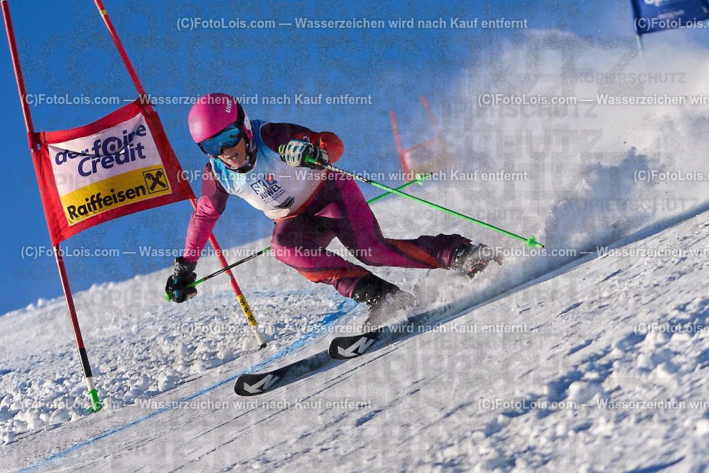 ALP3330_MASTERS-Cup_GS-C Damen_Gruber Gerda | (C)FotoLois.com, Alois Spandl. FIS Masters-Cup Wildschönau, Giant Slalom auf der Piste Schatzberg GS, Siegerehrung auf dem Dorfplatz Niederau, Sa 13. Januar 2024.