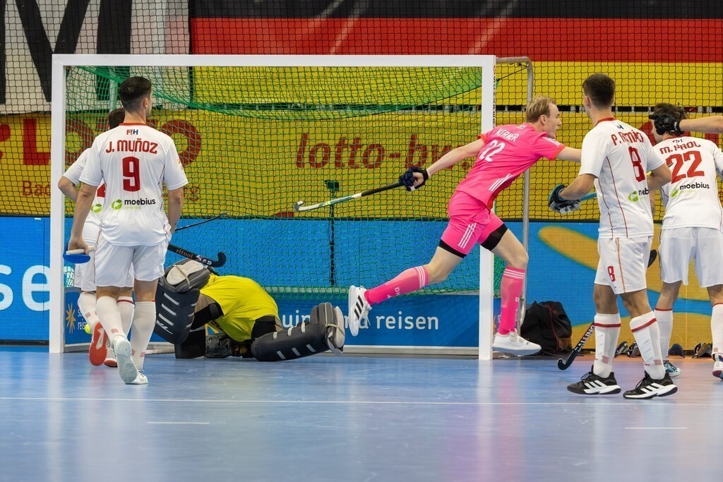 EuroHockey Indoor Championship 2026 in Heidelberg: Deutschland gegen Spanien (Vorrunde Pool B) | EuroHockey Indoor Championship 2026 in Heidelberg: Deutschland gegen Spanien (Vorrunde Pool B)***Nik Kerner (22, Deutschland) erzielt das 3:0 - Realisiert mit Pictrs.com
