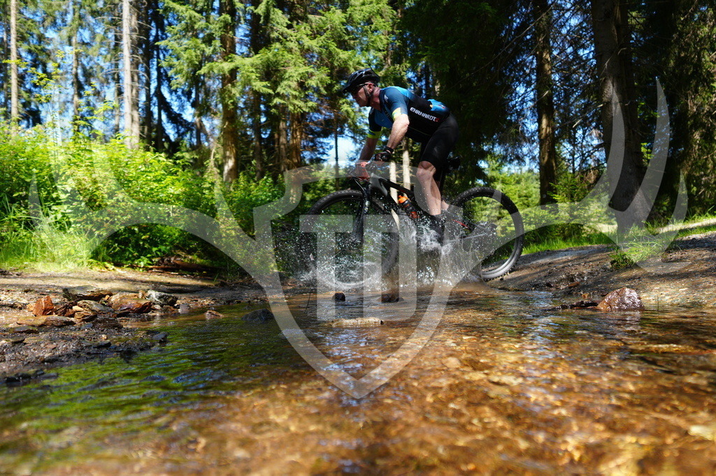 FC605407 | Fotogalerie der Treibjagd im Dunkelwald - Dein MTB Etappenrennen im Erzgebirge - Realisiert mit Pictrs.com