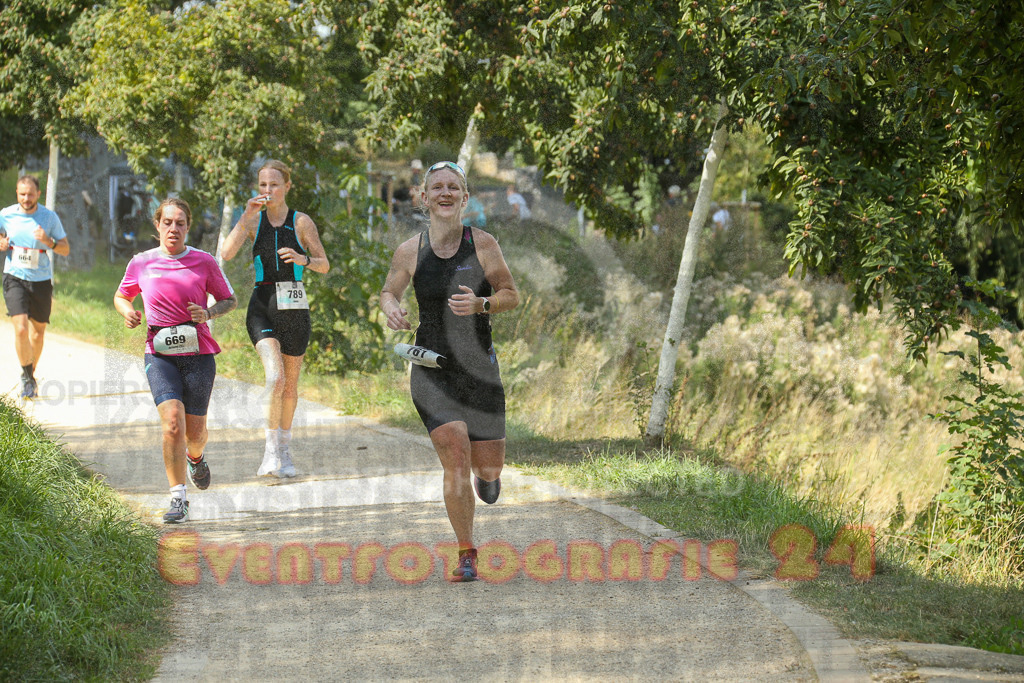 250824_1448_EX1_7640 | Sportfotografie im Rhein-Sieg Kreis, Köln, Bonn, NRW, Rheinland Pfalz, Hessen, etc. Unser Tätigkeitsfeld umfasst den Laufsport vom Volkslauf über den Marathon, Duathlon, Triathon bis zum Ultralauf wie Kölnpfad Ultra oder Schindertrail.