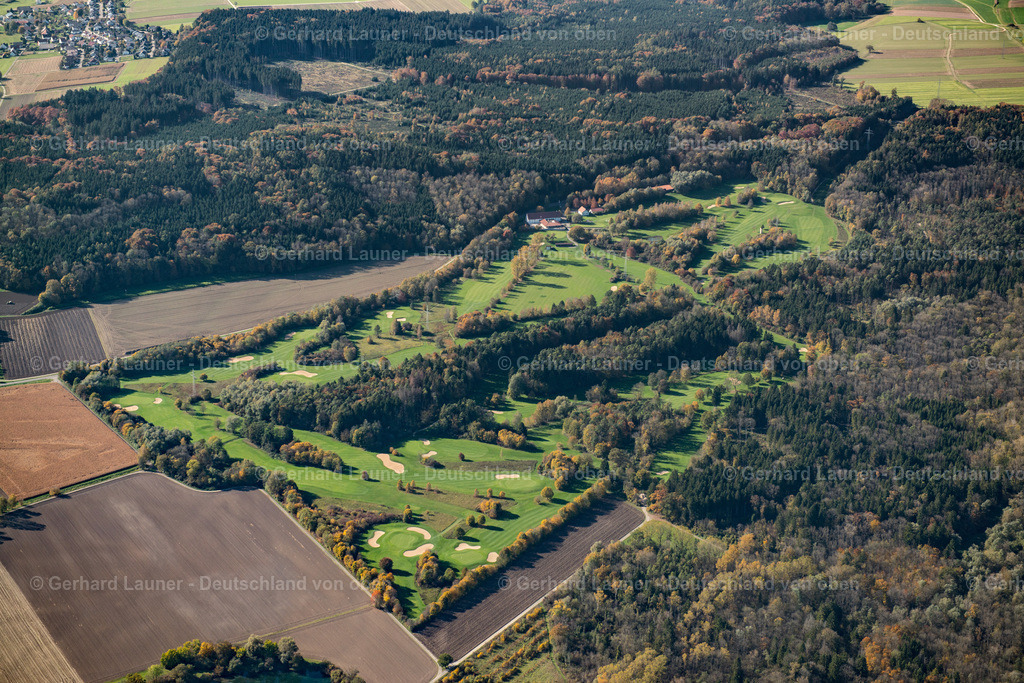 3704947 | ILLERRIEDEN 16.10.2017 Gelände des Golfplatz des Golfclub Ulm e.V. in Illerrieden im Bundesland Baden-Württemberg, Deutschland. Weiterführende Informationen bei: Golf Club Ulm e.V.. // Grounds of the Golf course at of Golfclub Ulm e.V. in Illerrieden in the state Baden-Wuerttemberg, Germany. Further information at: Golf Club Ulm e.V.. Foto: Gerhard Launer
