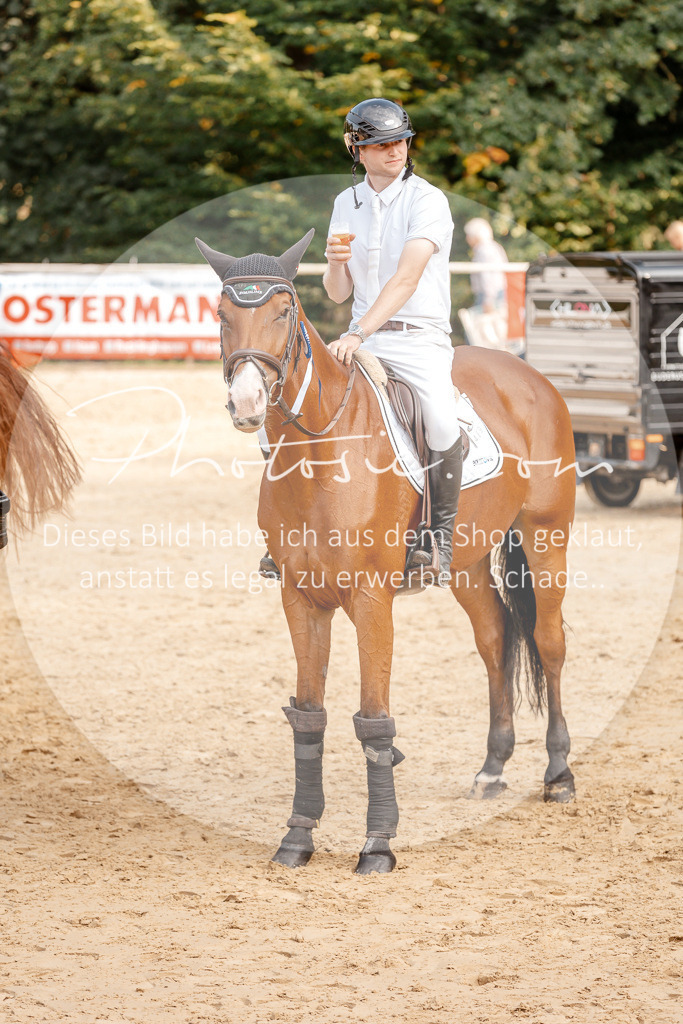 3I6A5331 | Stimmungsvolle Portraits und Reitsportfotografie im Ruhrgebiet und im Münsterland.

Pferdefotografie, Hundefotografie, Tierfotografie, Reportagen, Portraits von Tier und Mensch, Turnierfotografie in Bochum, Recklinghausen, Marl, Haltern am See, Dülmen.. - Realisiert mit Pictrs.com