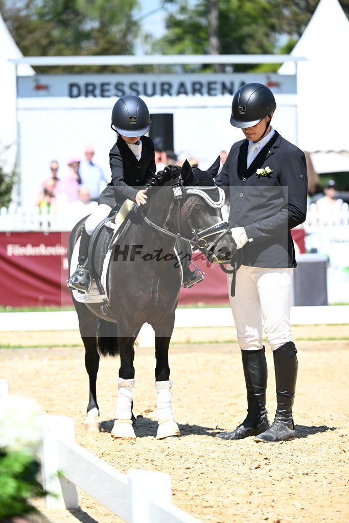 Pony-Fuehrzuegel-WB Nuernberger Burg-Pokal_12245700 | hf-fotografie - Realizzato con Pictrs.com