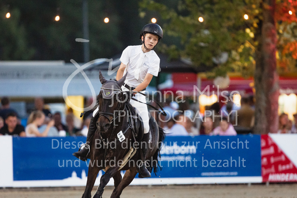 220825_Delbrueck_A1-Mannschaft-379 | Deine schönsten Turniermomente als professionelle Fotos! Entdecke hochwertige Pferdesport-Fotografie im Online-Shop. Jetzt Fotos finden & bestellen!