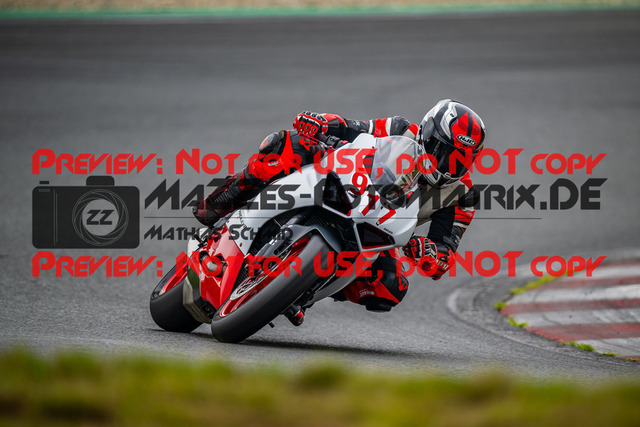 MaZZes_FotoMatrix_240724_6007705_6506 | ROT