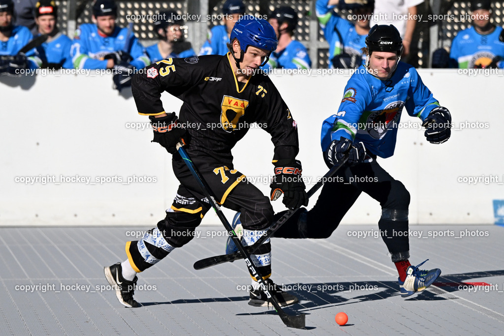 VAS Ballhockey Villach vs. ASKÖ Villach Ballhockey | #75 Wohlfahrt Benjamin VAS Ballhockey Villach, #12 Malli Nicolas SV ASKÖ Ballhockey, VAS Ballhockey Villach vs. ASKÖ Villach Ballhockey , VAS Ballhockey Villach vs. ASKÖ Villach Ballhockey  am 13.05.2026 in Villach (Alpen Arena ), Austria, (Photo by Bernd Stefan)
