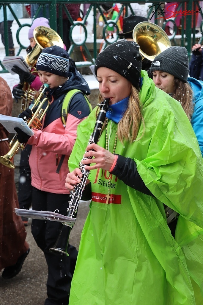 fasching2026-mariazell (38) | Mit meiner Kamera halte ich besondere Augenblicke, faszinierende Landschaften und interessante Details fest. Dabei entstehen ganz unterschiedliche Aufnahmen – von stimmungsvollen Landschaftsfotografien und beeindruckenden Drohnenaufnahmen über Pressefotos - Realisiert mit Pictrs.com