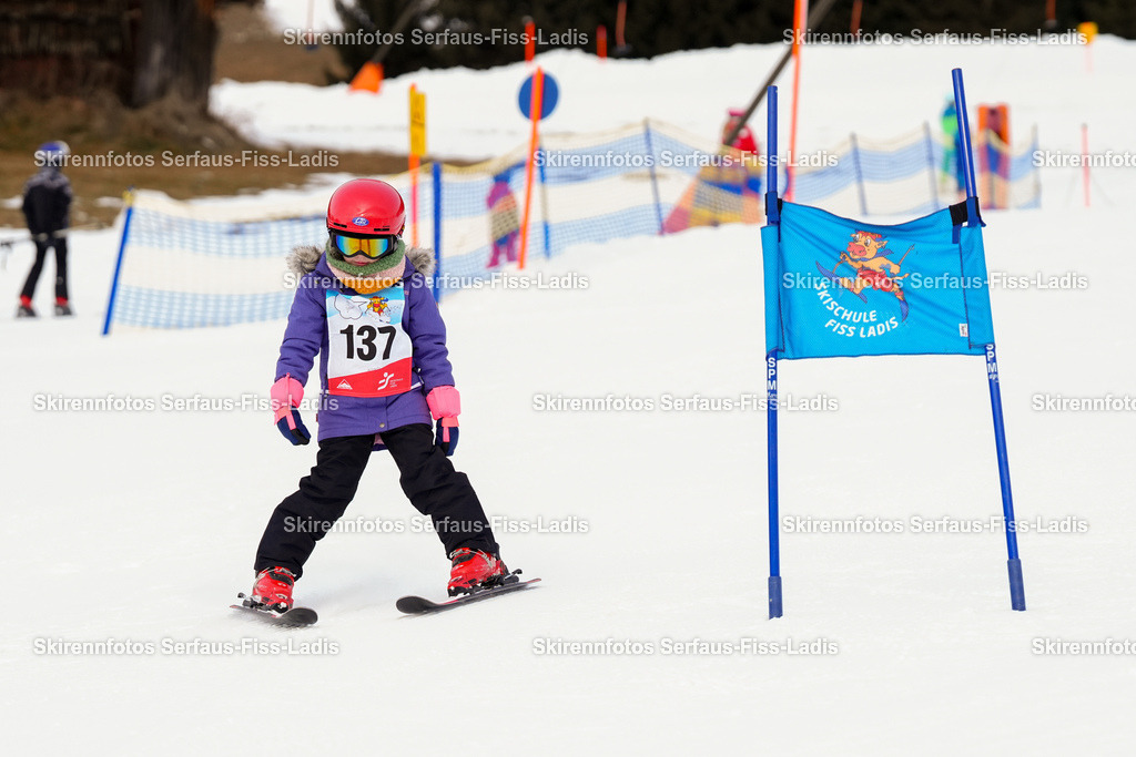 SRF_02.01.2026_0105 | Skirennfotos,Serfaus,Fiss,Ladis,Kinderskirennen,Winter,Tirol,Oberland,skirace,SFL,feelfree,weil wir's genießen,ski,Ski,skifahren,Sonnenplateau, - Realisiert mit Pictrs.com