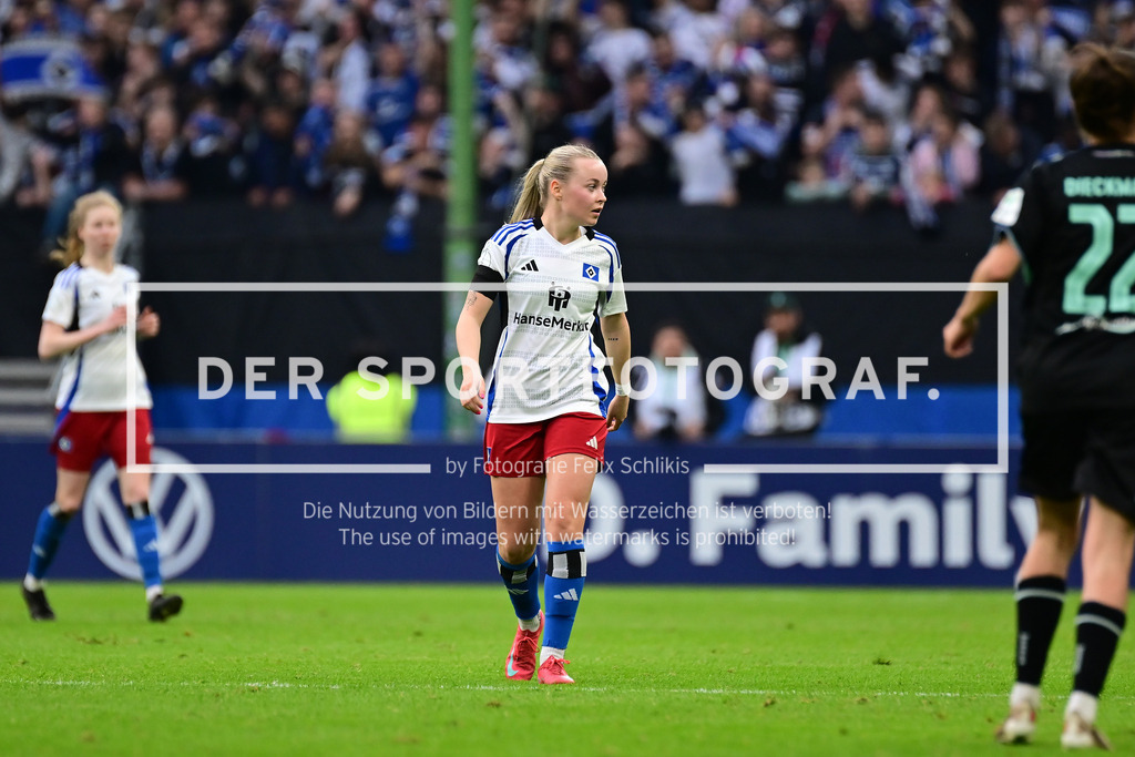 Fußball I Frauen I Saison 2024-2025 I DFB-Pokal I Halbfinale I Hamburger SV - SV Werder Bremen I 36373 | Der Sportfotograf. - Realisiert mit Pictrs.com