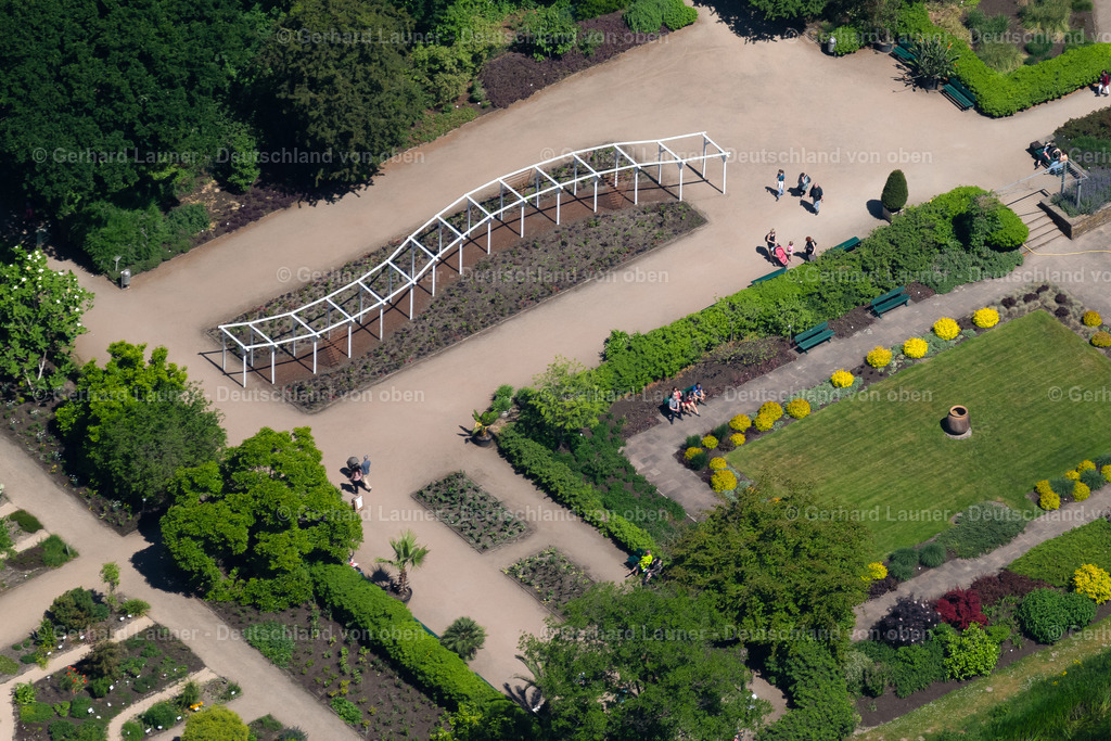 4029093 | BREMEN 01.06.2020 Parkanlage im Botanischen Garten mit Pregola in Bremen, Deutschland. // Park of in Botanischen Garten with Pregola in Bremen, Germany. Foto: Gerhard Launer