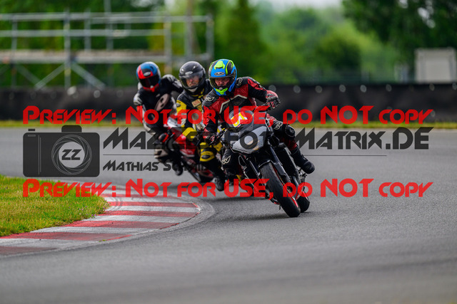 MaZZes_FotoMatrix_240724_6007705_2613 | GELB