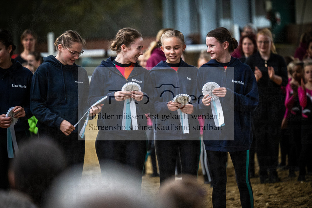 DOS_0111 | Entdecke hochwertige Reitturnierfotos von Foto Oger. Professionell, emotional und authentisch – jetzt Lieblingsmomente im Shop bestellen.Deutschlandweite Turnierfotografie. - Realisiert mit Pictrs.com
