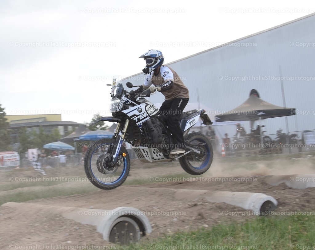 DSC_0582 | Sportfotografie , Motorsport, Motoross, Reitsport, Mointainbike, Enduro,
Landschaft , Outdoor, Eventfotografie, Landschaft, Bilder online bestellen - Realisiert mit Pictrs.com