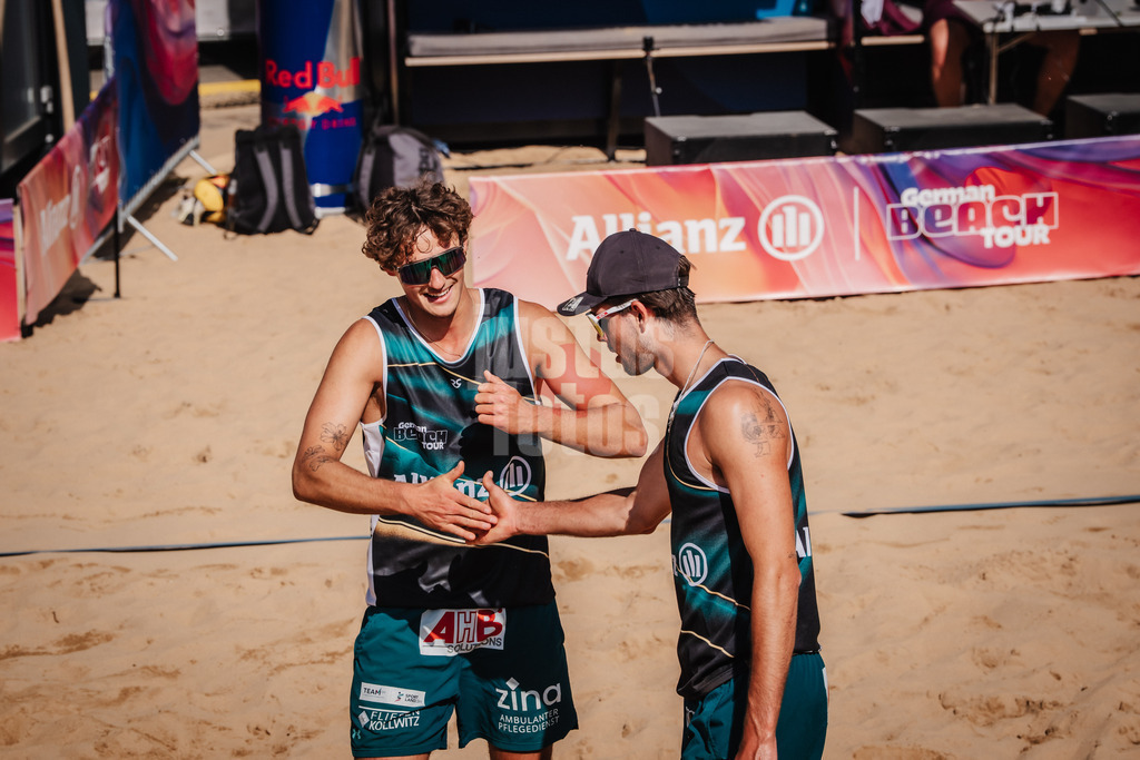 Beachvolleyball | Männer | Allianz German Beach Tour 2025 | Tourstop Düsseldorf | 08.05.2025 | v.l. Hennes Nissen und Niklas Held