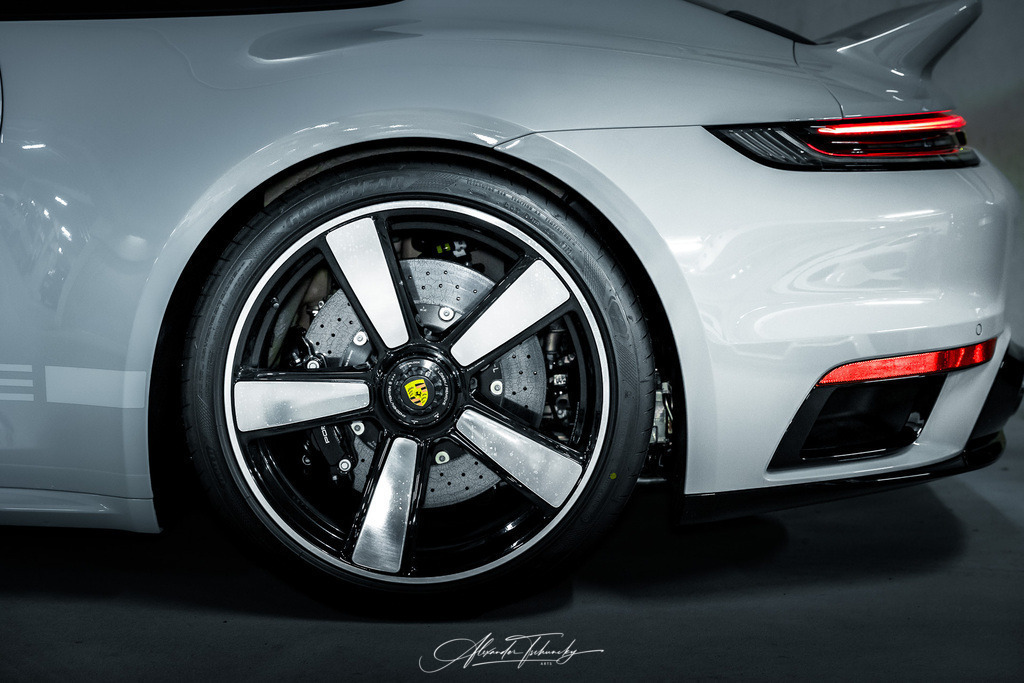 R6PZ3533 _Alexander Tschuncky | Entdecken Sie die faszinierende Welt von Alexander Tschuncky Arts: Kreative Fotografie, atemberaubende Automobilkunst und hochwertiger Bilderdruck. Lassen Sie sich inspirieren! - Realisiert mit Pictrs.com