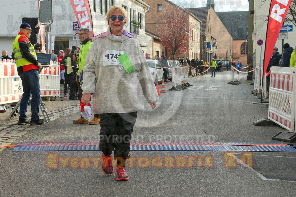 221127_1111_EX1_1604 | Sportfotografie im Rhein-Sieg Kreis, Köln, Bonn, NRW, Rheinland Pfalz, Hessen, etc. Unser Tätigkeitsfeld umfasst den Laufsport vom Volkslauf über den Marathon, Duathlon, Triathon bis zum Ultralauf wie Kölnpfad Ultra oder Schindertrail.
