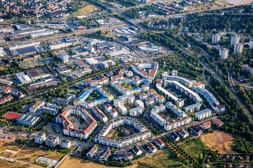 Luftbild: Ida-Dehmel-Ring im Ortsteil Käfertal in Mannheim im Bundesland Baden-Württemberg in Deutschland. Foto: IMG_136931.jpg vom 24.06.2023 durch Werner Riehm/FLY-FOTO.de