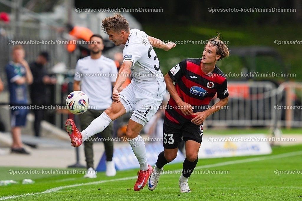 xydr03082501024 | 03.08.2025, xydrx, Fußball, 3.Liga, Viktoria Köln - FC Schweinfurt 05, Saison 2025 2026, Sportpark Höhenberg: Sebastian Mueller (1.FC Schweinfurt 05 #37) im Zweikampf gegen Jonah Benedict Sticker (Viktoria Köln #33) DFB regulations prohibit any use of photographs as image sequences and or quasi-video.