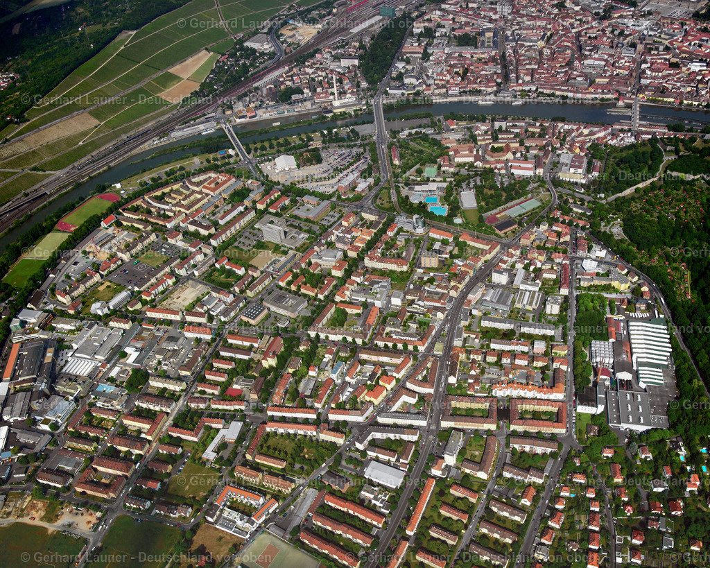 9200817 | ZELLERAU 2007 Stadtzentrum im Innenstadtbereich  in Zellerau im Bundesland Bayern, Deutschland // The city center in the downtown area  in Zellerau in the state Bavaria, Germany Foto: Gerhard Launer