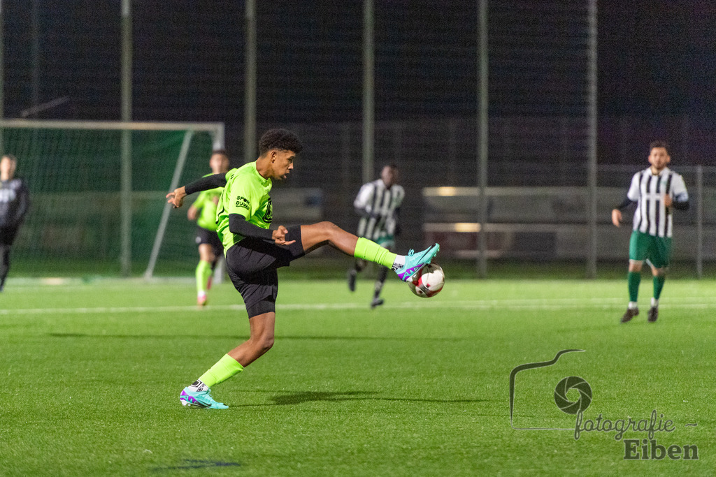 JFV Edewecht-VFL Oldenburg | A-Jugend Bezirkspokal; JFV Edewecht (grün)-VFL Oldenburg (weiß) am 27.02.2024; in Edewecht (Sportpark Göhlenweg), Photo: Philip Eiben 2024 - Realisiert mit Pictrs.com