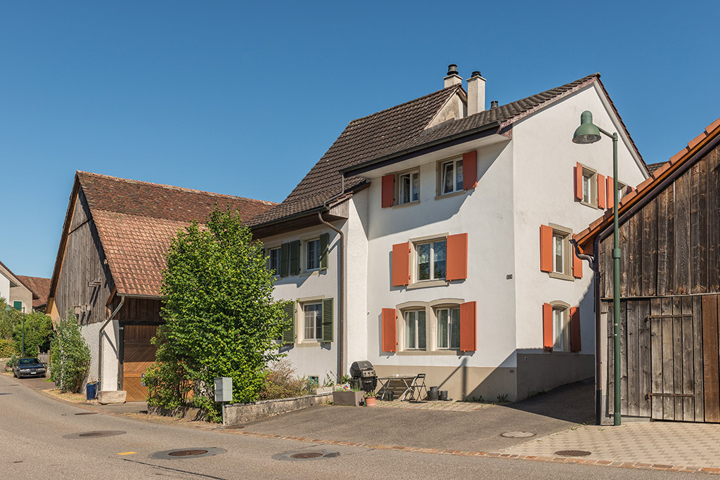 Ehemaliges Bauernhaus | in Lupsingen, Baselland, Schweiz - Realisiert mit Pictrs.com