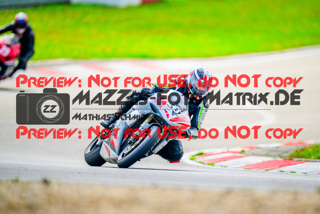 MaZZes_FotoMatrix_240910_6007705_7791 | GELB