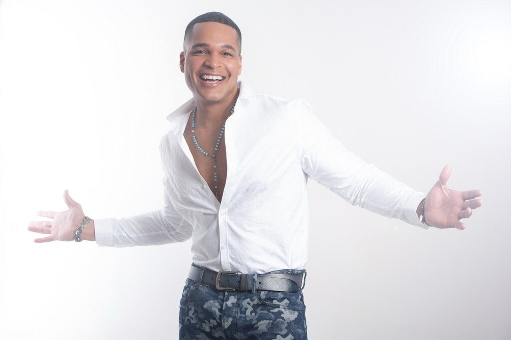 Arkadius_Artist_008 | Mein Name ist Arkadius. Ich fotografiere Ihre Hochzeit in Frankfurt und im Umkreis von 200 km. Als Fotograf bin ich noch bekannt im Bereich Business- und Modefotografie.