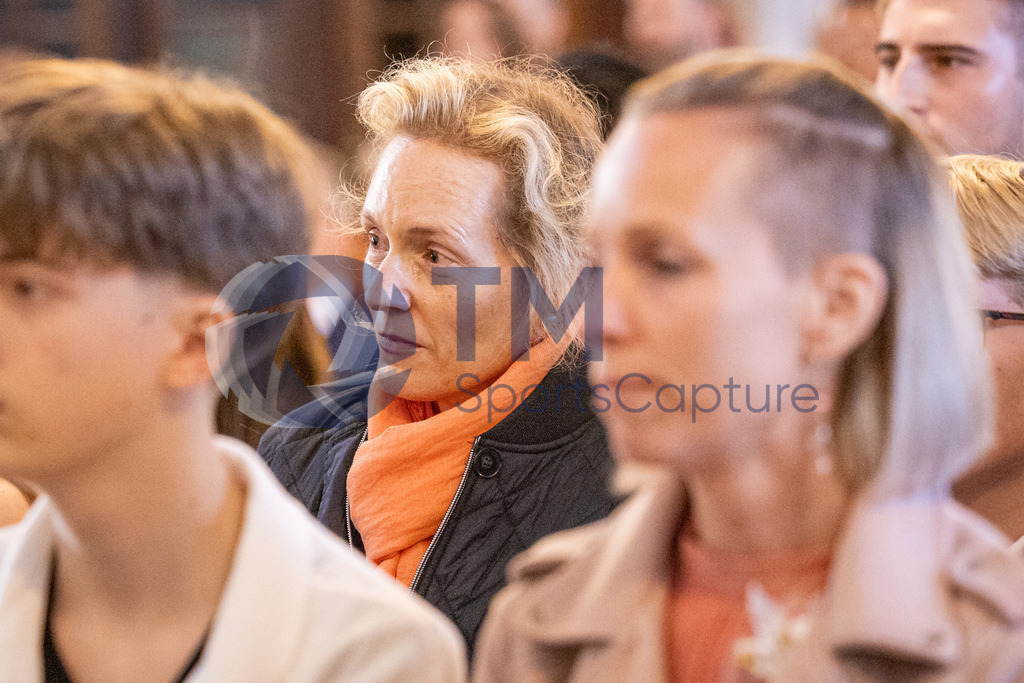 RR5M4838 | Firmung Klagenfurt-Dom 19.05.2024 8 Uhr