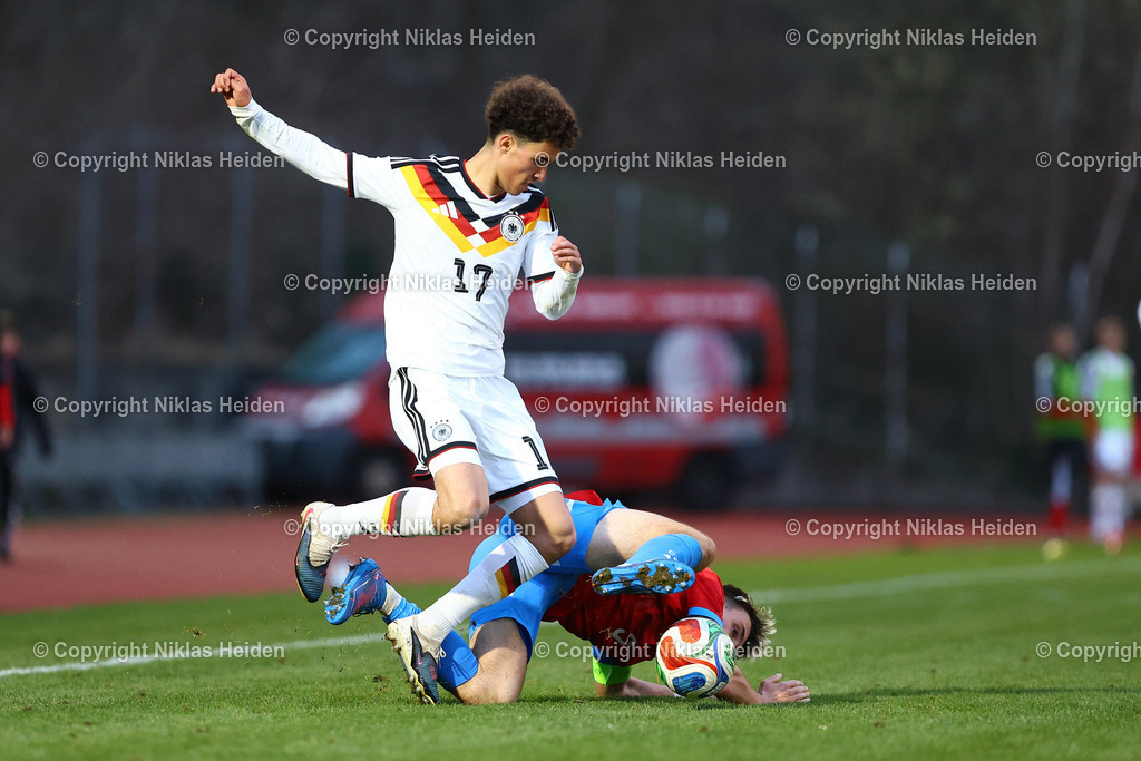 NH_DeutschlandU20_TschechienU20_Länderspiel_26032026 | #17 Noah Darvich (Deutschland U20), #5 Matej Zachoval (Tschechien U20)Fußball I Junioren I Länderspiel (Nationalmannschaft) I Saison 2025-2026 I Freundschaftsspiel I Deutschland U20 - Tschechien U20 I 26.03.2026 I Poststadion Berlin