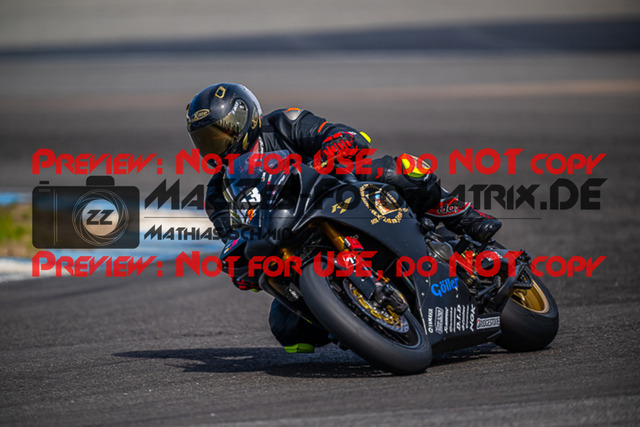 MaZZes_FotoMatrix_230410_8051 | ROT